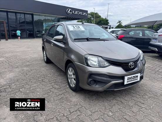 TOYOTA-ETIOS-2018