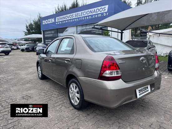 TOYOTA-ETIOS-1.5 X PLUS SEDAN 16V FLEX 4P AUTOMÁTICO TOYOTA-ETIOS-2018