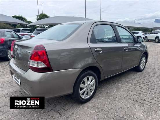 TOYOTA-ETIOS-1.5 X PLUS SEDAN 16V FLEX 4P AUTOMÁTICO TOYOTA-ETIOS-2018