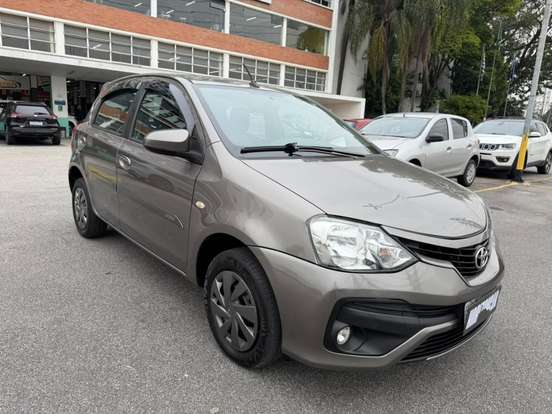 TOYOTA-ETIOS-1.5 XS 16V FLEX 4P AUTOMÁTICO TOYOTA-ETIOS-2017