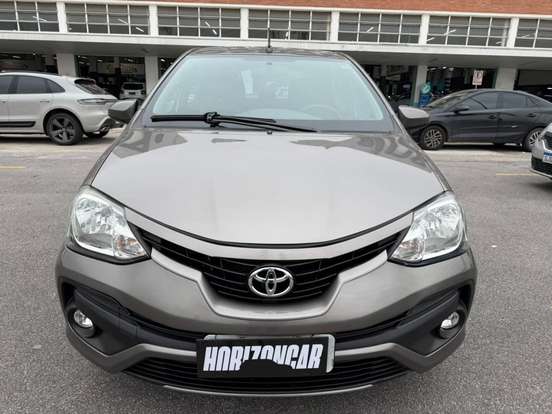 TOYOTA-ETIOS-2017