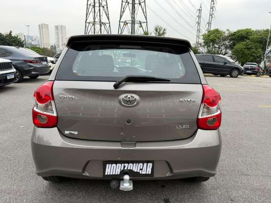 TOYOTA-ETIOS-2017