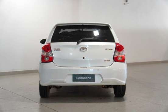 TOYOTA-ETIOS-2017