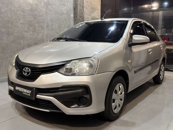 TOYOTA-ETIOS-2017