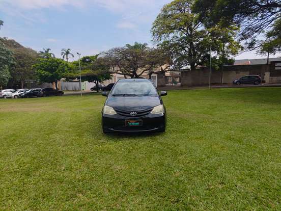 TOYOTA-ETIOS-1.5 XS SEDAN 16V FLEX 4P MANUAL TOYOTA-ETIOS-2013