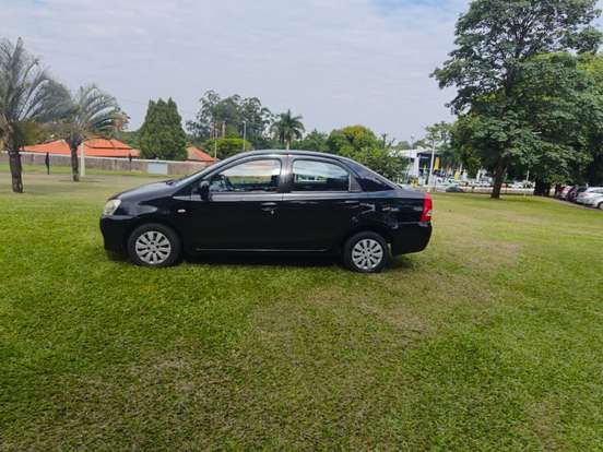 TOYOTA-ETIOS-1.5 XS SEDAN 16V FLEX 4P MANUAL TOYOTA-ETIOS-2013