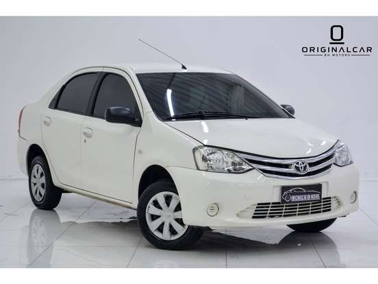 TOYOTA-ETIOS-2013