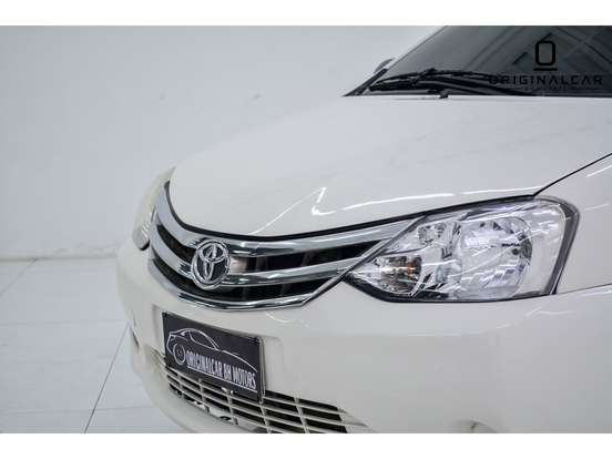 TOYOTA-ETIOS-2013