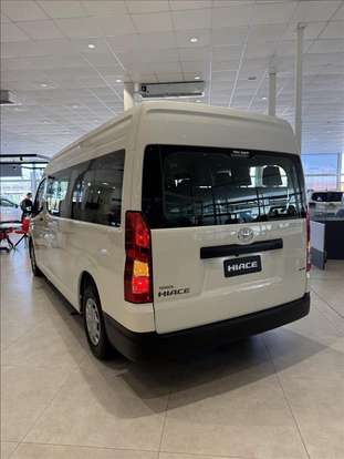 TOYOTA-HIACE-2024