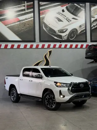 TOYOTA HILUX 2.7 VVT-i FLEX CD SRV 4X2 AUTOMÁTICO