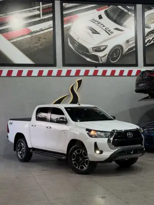 TOYOTA-HILUX-2021