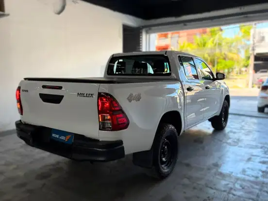 TOYOTA-HILUX-2024