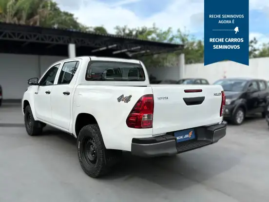TOYOTA-HILUX-2024