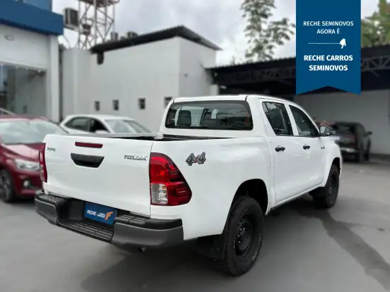 TOYOTA-HILUX-2024