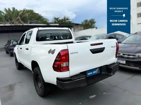 TOYOTA-HILUX-2024