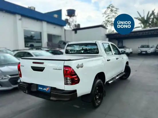 TOYOTA-HILUX-2024