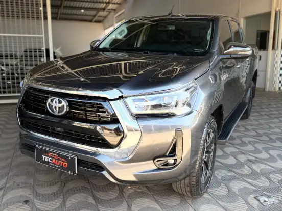 TOYOTA-HILUX-2.8 D-4D TURBO DIESEL CD SR 4X4 AUTOMÁTICO TOYOTA-HILUX-2025