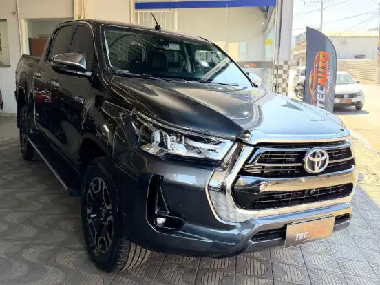 TOYOTA-HILUX-2.8 D-4D TURBO DIESEL CD SR 4X4 AUTOMÁTICO TOYOTA-HILUX-2025