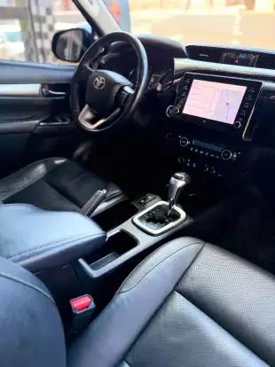 TOYOTA-HILUX-2025
