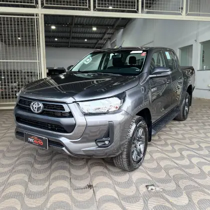 TOYOTA HILUX 2.8 D-4D TURBO DIESEL CD SR 4X4 AUTOMÁTICO