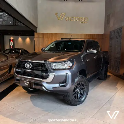 TOYOTA HILUX 2.8 D-4D TURBO DIESEL CD SRV 4X4 AUTOMÁTICO