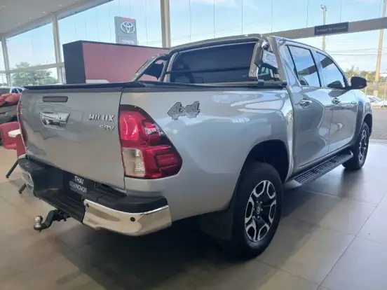TOYOTA-HILUX-2022
