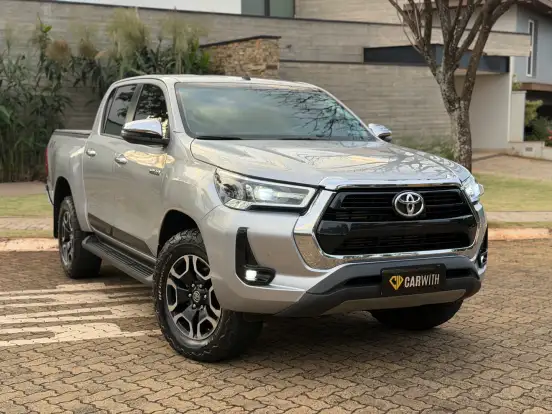 TOYOTA-HILUX-2.8 D-4D TURBO DIESEL CD SRV 4X4 AUTOMÁTICO TOYOTA-HILUX-2025