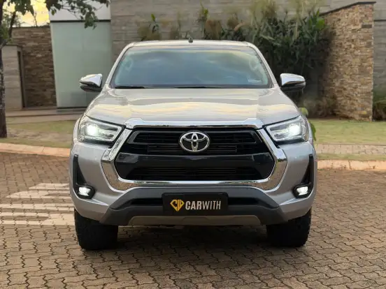TOYOTA-HILUX-2.8 D-4D TURBO DIESEL CD SRV 4X4 AUTOMÁTICO TOYOTA-HILUX-2025