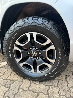TOYOTA-HILUX-2025