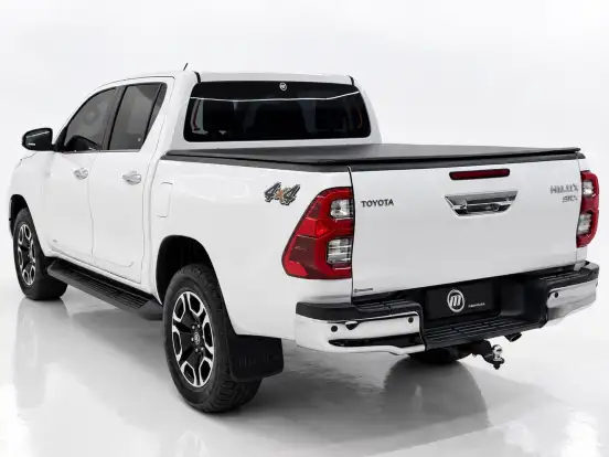 TOYOTA-HILUX-2.8 D-4D TURBO DIESEL CD SRX 4X4 AUTOMÁTICO TOYOTA-HILUX-2023