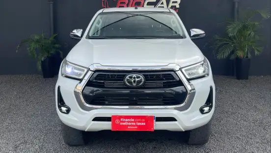 TOYOTA-HILUX-2.8 D-4D TURBO DIESEL CD SRX 4X4 AUTOMÁTICO TOYOTA-HILUX-2023