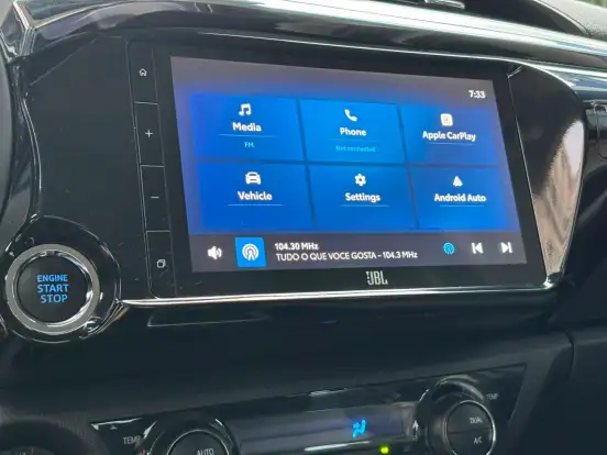 TOYOTA-HILUX-2023