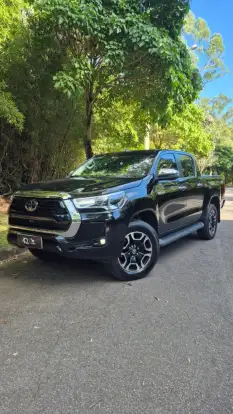 TOYOTA-HILUX-2023
