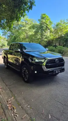 TOYOTA-HILUX-2023