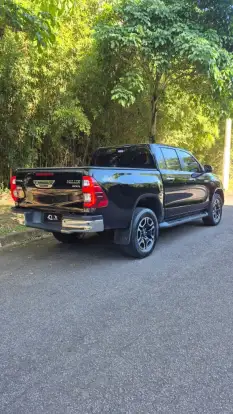 TOYOTA-HILUX-2023