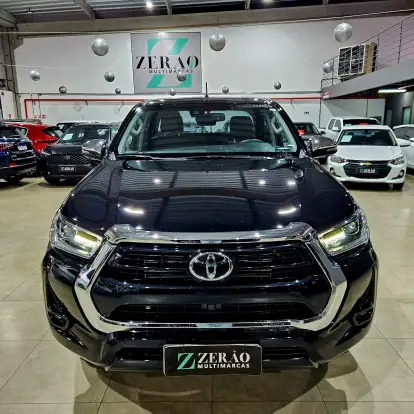 TOYOTA-HILUX-2.8 D-4D TURBO DIESEL CD SRX 4X4 AUTOMÁTICO TOYOTA-HILUX-2025