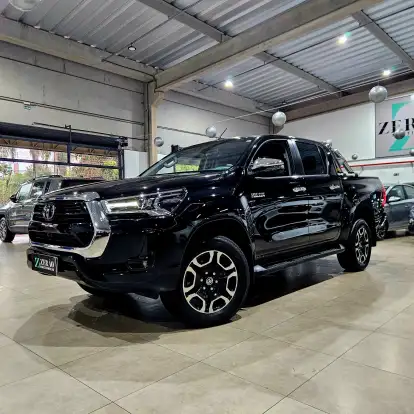 TOYOTA-HILUX-2025