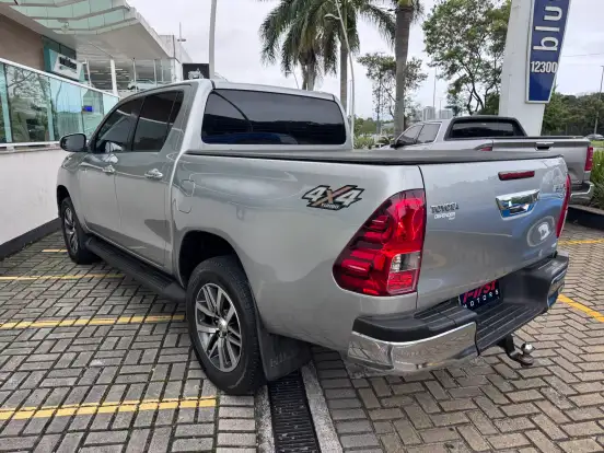 TOYOTA-HILUX-2.8 SRV 4X4 CD 16V DIESEL 4P AUTOMÁTICO TOYOTA-HILUX-2020