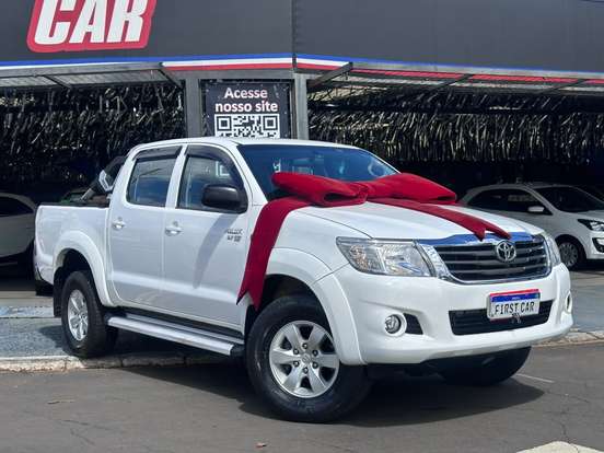 TOYOTA-HILUX-2.7 SR 4X2 CD 16V FLEX 4P AUTOMÁTICO TOYOTA-HILUX-2015