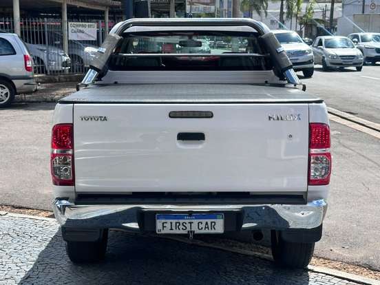TOYOTA-HILUX-2.7 SR 4X2 CD 16V FLEX 4P AUTOMÁTICO TOYOTA-HILUX-2015