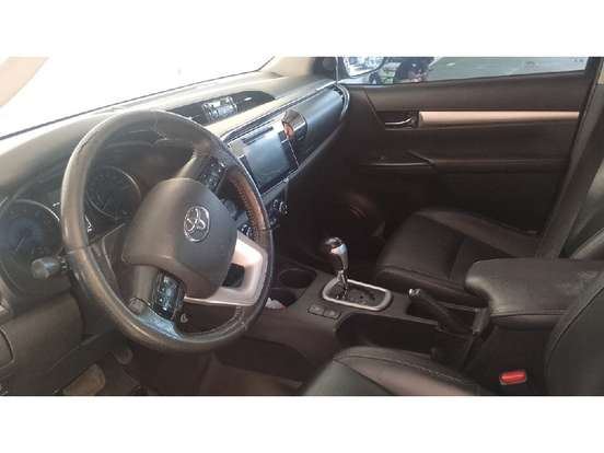 TOYOTA-HILUX-2017