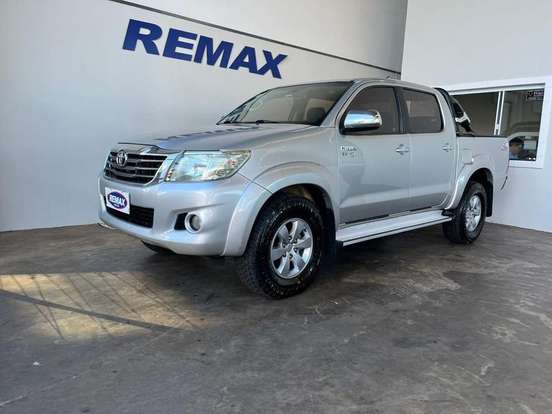 TOYOTA-HILUX-2013