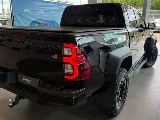 TOYOTA-HILUX-2.8 D-4D TURBO DIESEL CD GR-S 4X4 AUTOMÁTICO TOYOTA-HILUX-2024