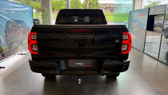TOYOTA-HILUX-2024