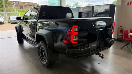 TOYOTA-HILUX-2024