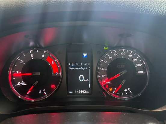 TOYOTA-HILUX-2.8 D-4D TURBO DIESEL CD GR-S 4X4 AUTOMÁTICO TOYOTA-HILUX-2024