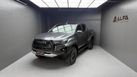 TOYOTA HILUX 2.8 D-4D TURBO DIESEL CD GR-S 4X4 AUTOMÁTICO