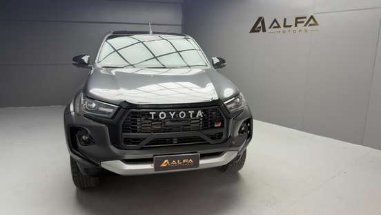 TOYOTA-HILUX-2.8 D-4D TURBO DIESEL CD GR-S 4X4 AUTOMÁTICO TOYOTA-HILUX-2024