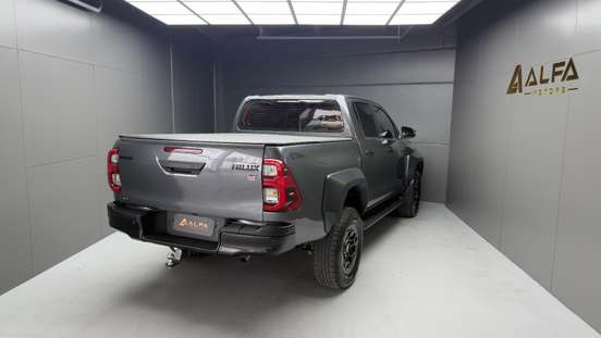 TOYOTA-HILUX-2024