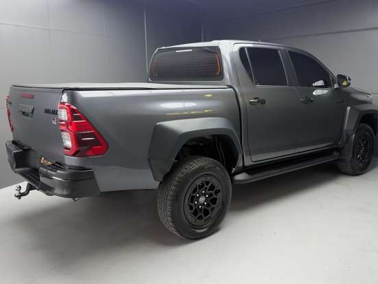TOYOTA-HILUX-2.8 D-4D TURBO DIESEL CD GR-S 4X4 AUTOMÁTICO TOYOTA-HILUX-2024